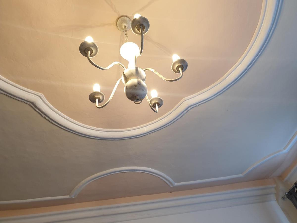 Stillvolle Designwohnung Im Historischen Zentrum Apartment *