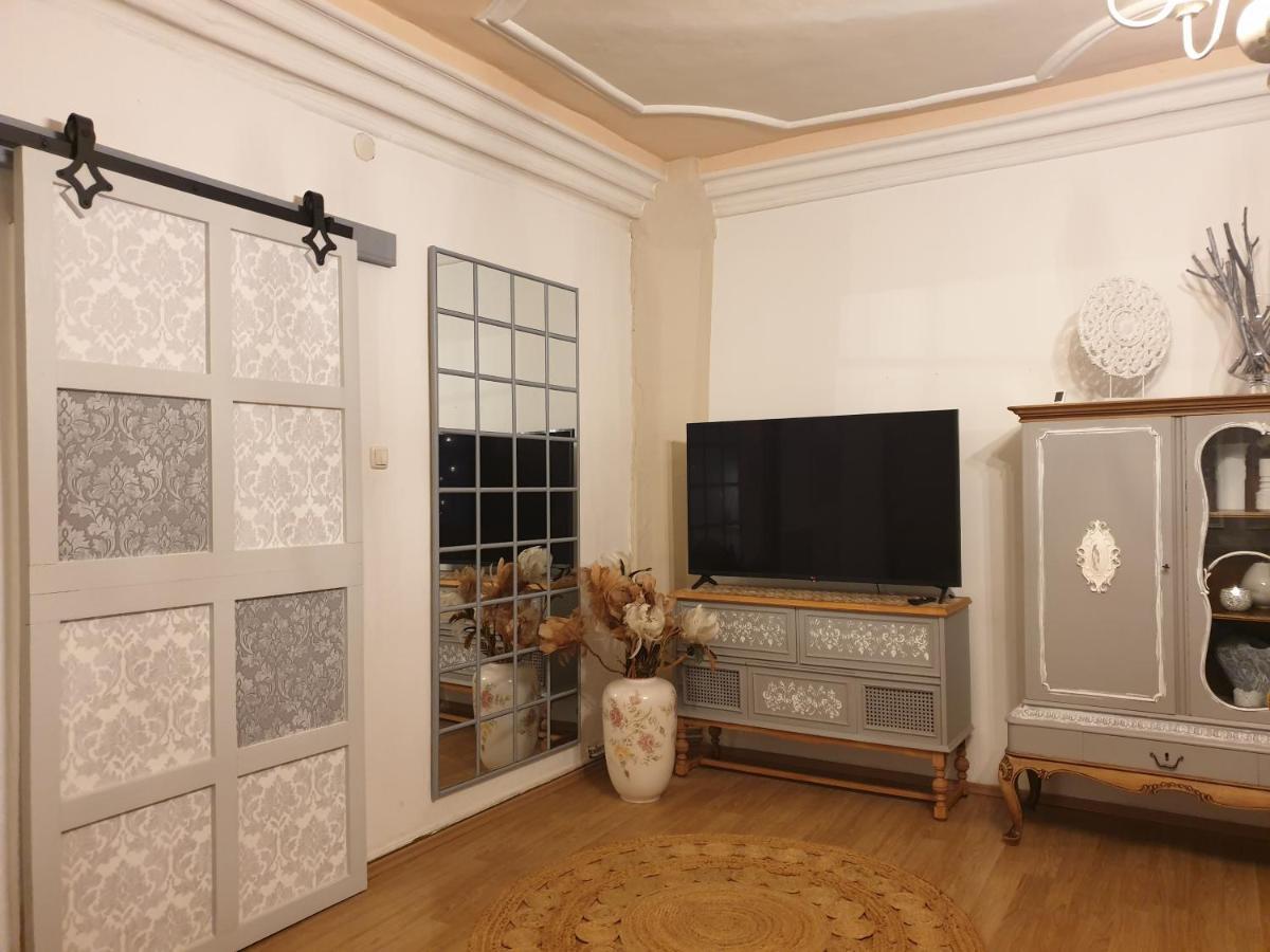 Stillvolle Designwohnung Im Historischen Zentrum Apartment *